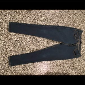 Levi’s 535 skinny jeggings.